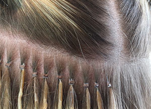 Extensions zetten in de bij de hairextension expert van Nederland.